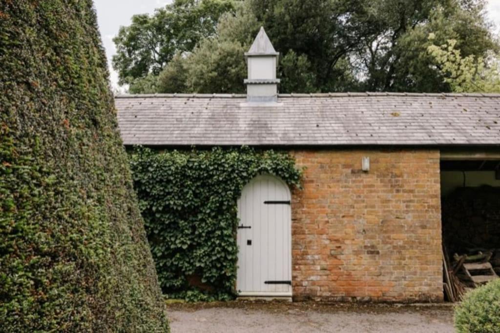 Cressy Hall - Historic Grade II Listed Manor, Gorgeous Topiary Garden Gosberton Dış mekan fotoğraf