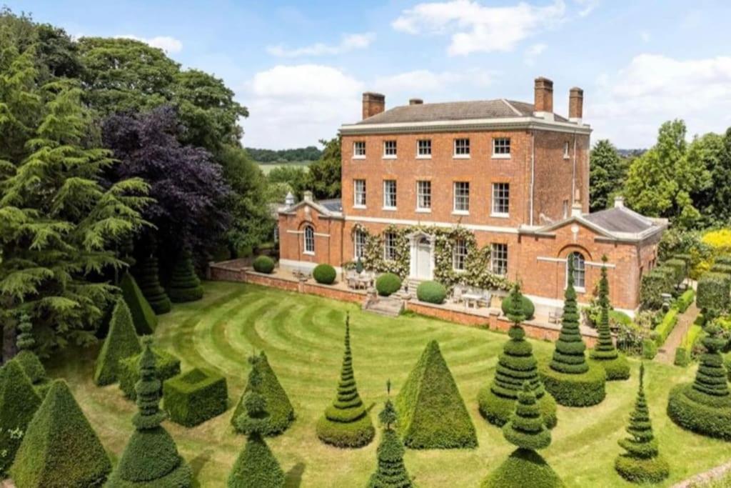 Cressy Hall - Historic Grade II Listed Manor, Gorgeous Topiary Garden Gosberton Dış mekan fotoğraf