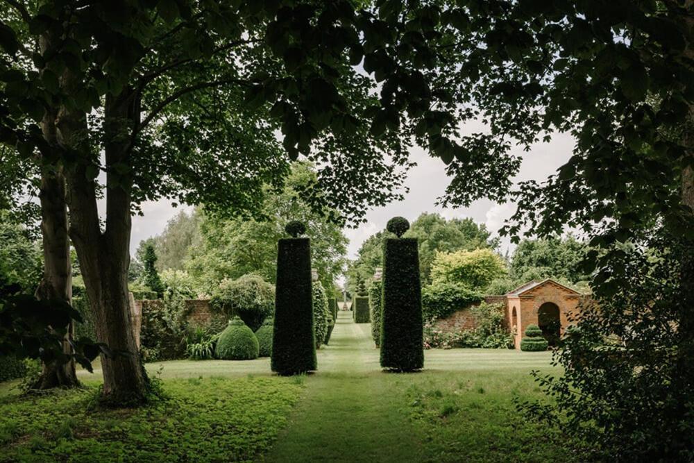 Cressy Hall - Historic Grade II Listed Manor, Gorgeous Topiary Garden Gosberton Dış mekan fotoğraf