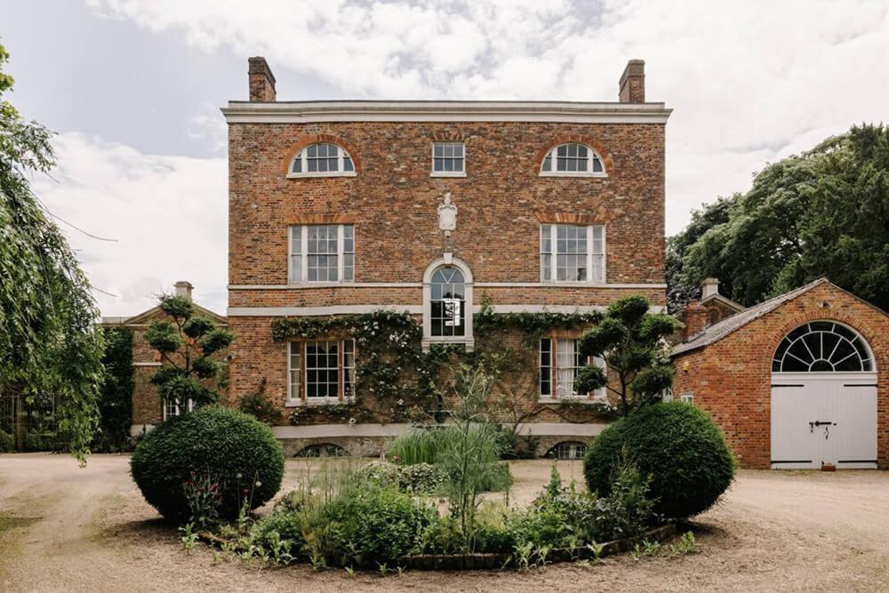 Cressy Hall - Historic Grade II Listed Manor, Gorgeous Topiary Garden Gosberton Dış mekan fotoğraf