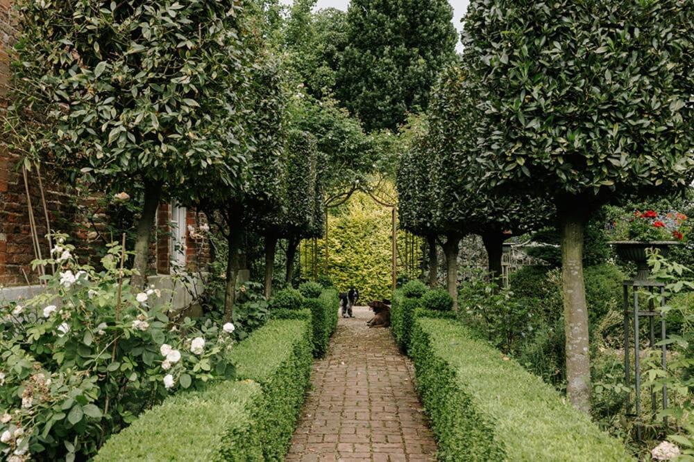 Cressy Hall - Historic Grade II Listed Manor, Gorgeous Topiary Garden Gosberton Dış mekan fotoğraf